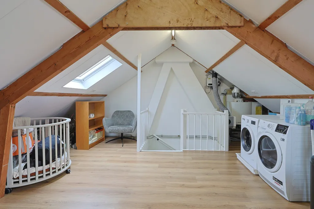 Rooms - Sustainable Two-Storey House in Liempde