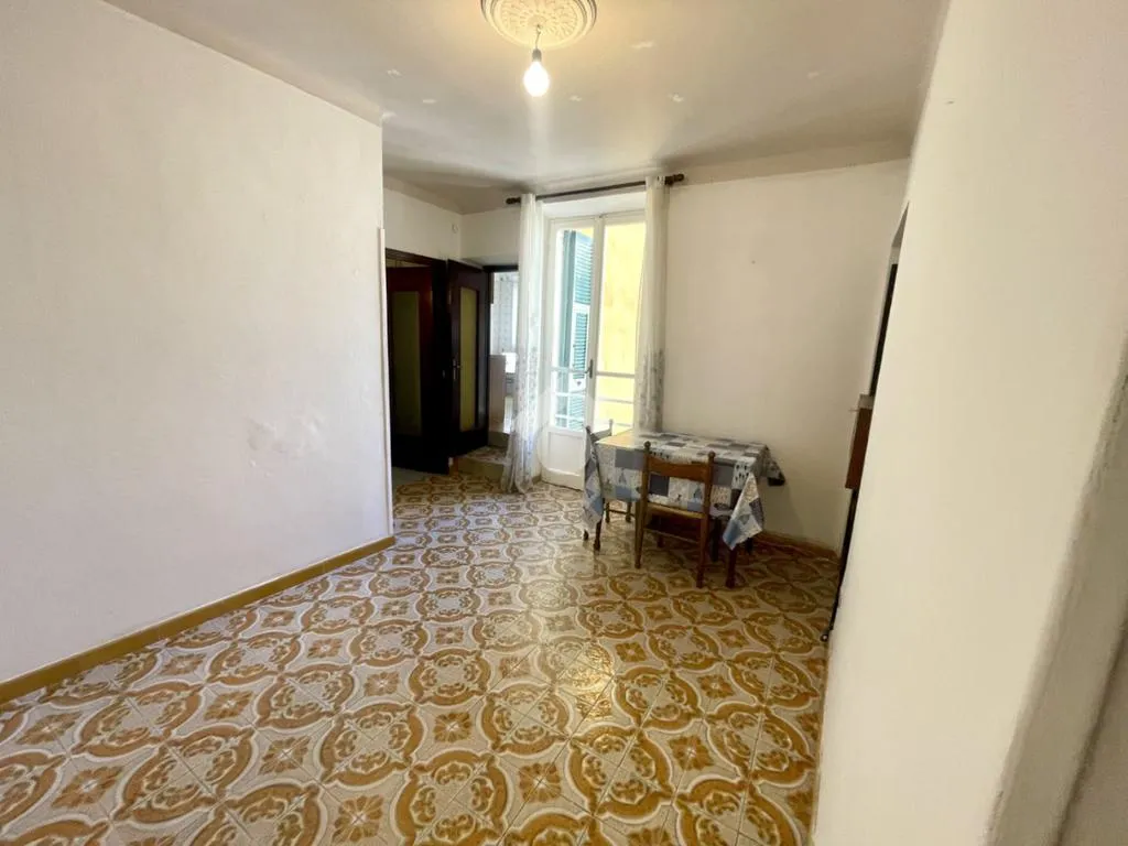 Söögituba - 4-Room Apartment with Balcony in Oneglia