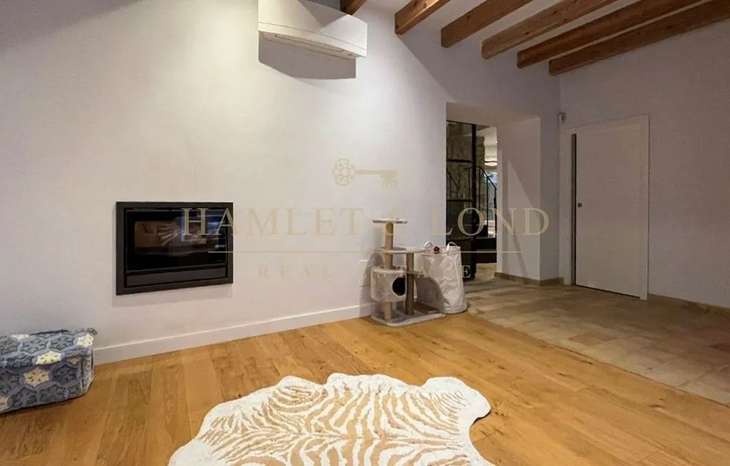 Elutuba - Reformated Townhouse with Terrace in Alaró