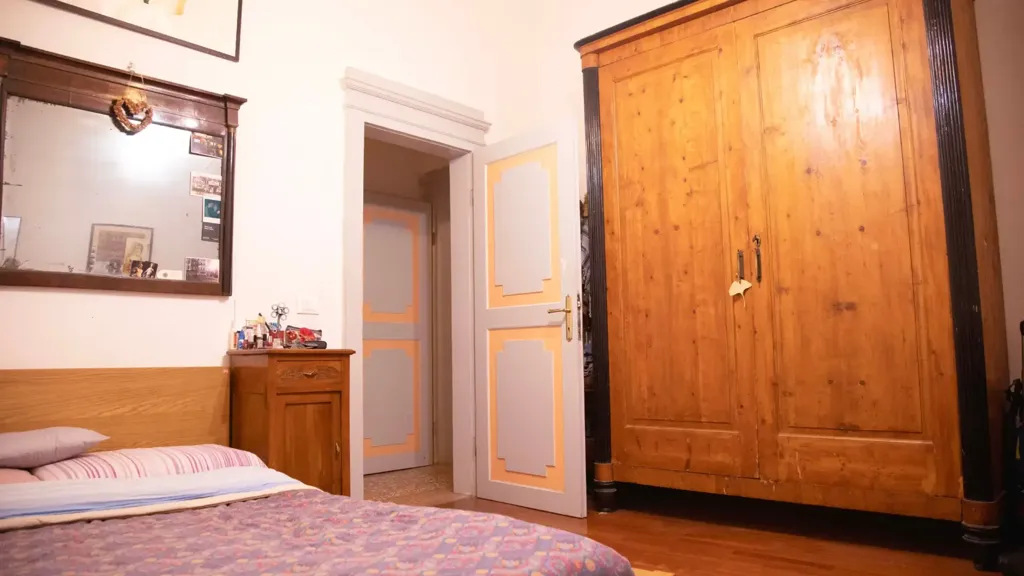 Chambres - Historic Apartment with High Ceilings in Bologna