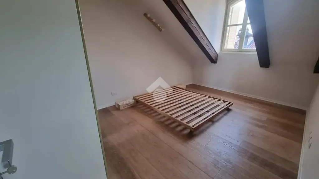Pièces - Mansarded Apartment in Historic Building, Turin