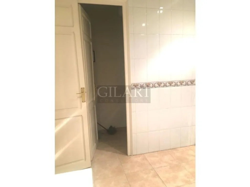 Vannitoad - Apartment Complex with Expansion Potential in Lleida