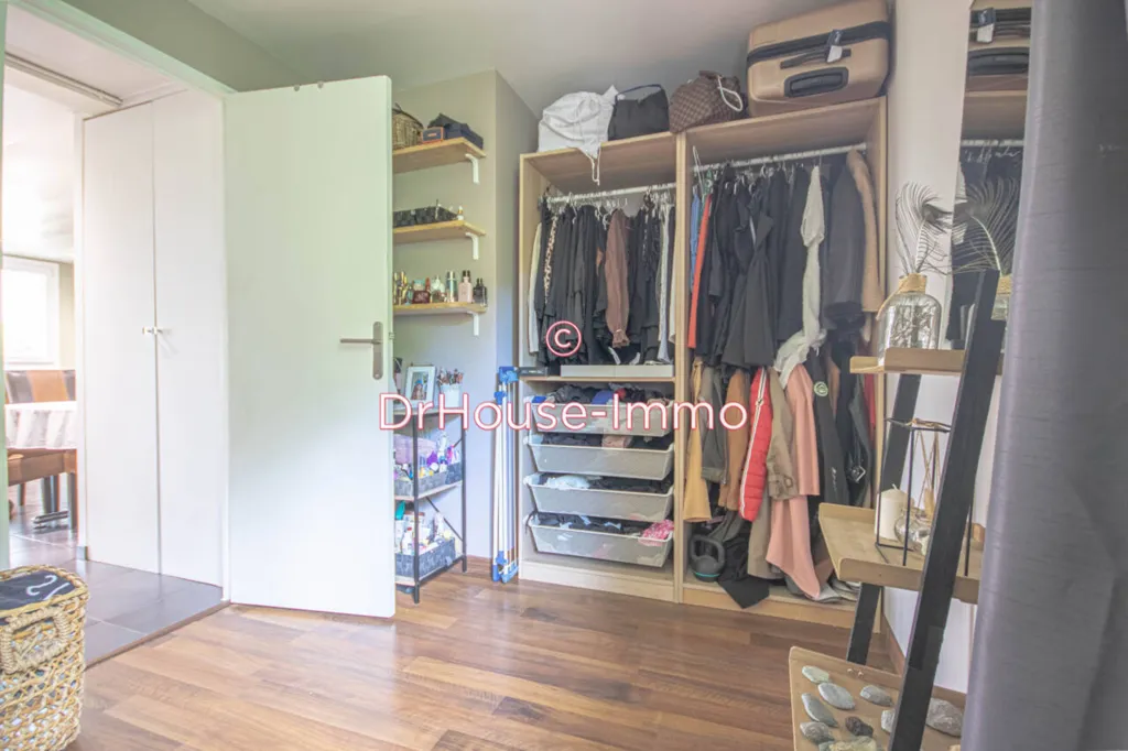 Toad - 3-Piece Flat with Balcony in Ivry-La-Bataille