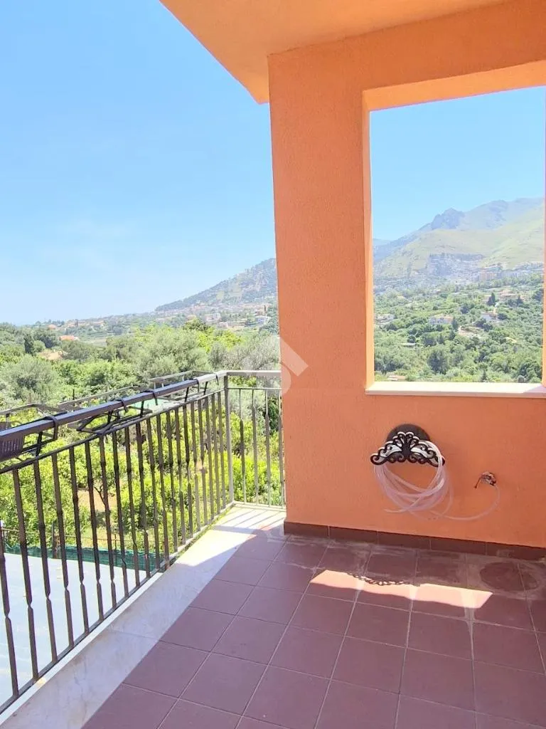 Balcon - Villa with Panoramic Terrace in Aquino
