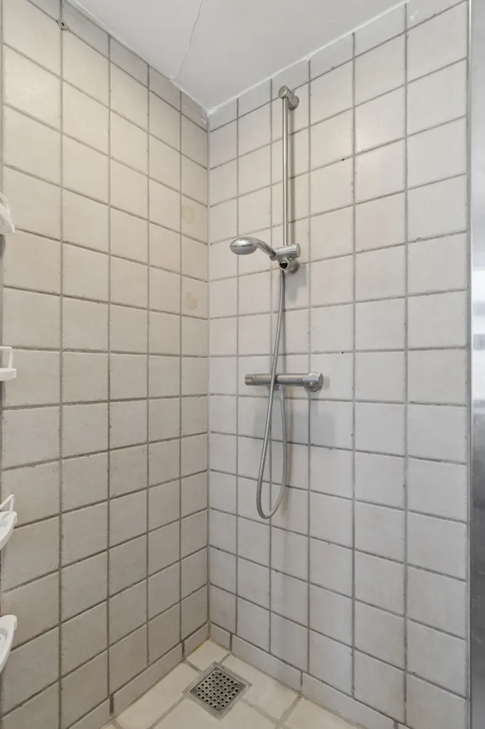 Bathrooms - Villa with Garden in Randers SØ