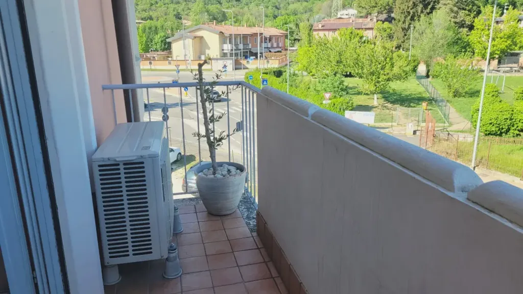 Balcon - Central Trilocale with Balcony in Bovezzo