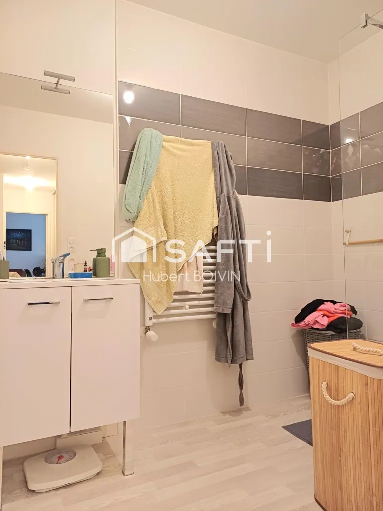 Bathrooms - Accessible Apartment with Terrace in Noyal-Chatillon-Sur-Seiche