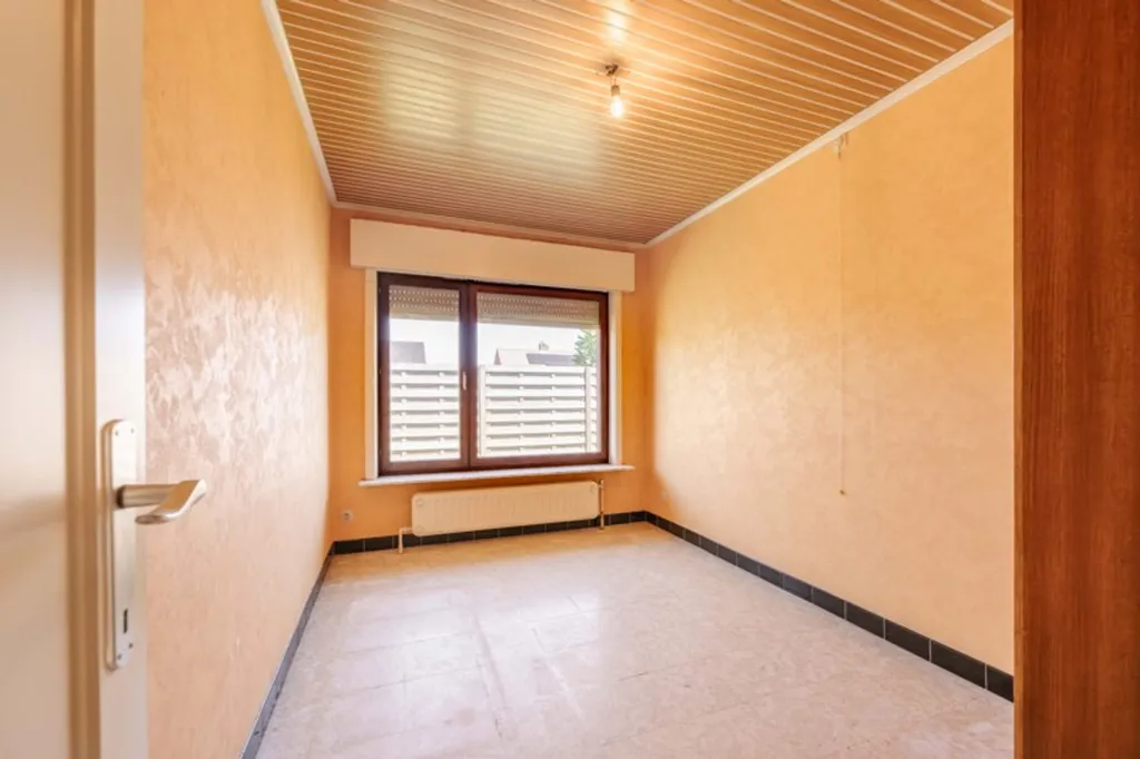Entrée - Bungalow à rénover avec jardin à Wakken