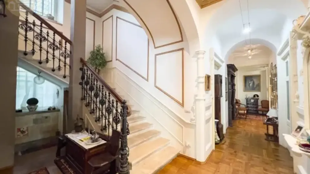 hallway_entrance