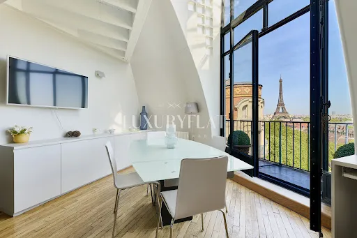 Salle à manger - Appartement Rénové avec Terrasse à Paris 7ᵉ