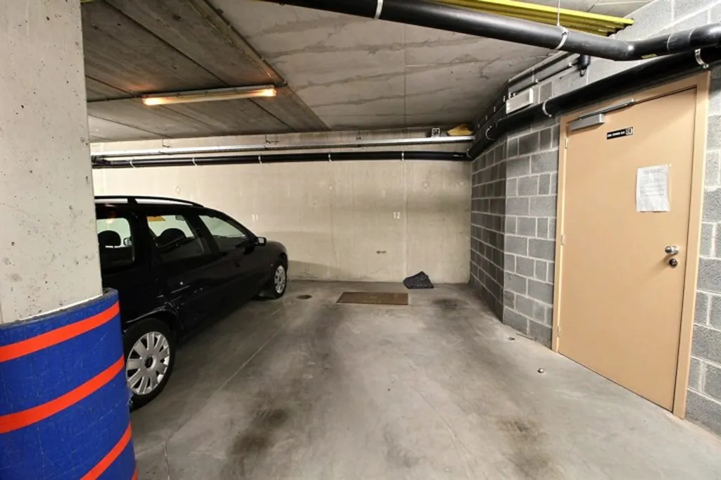 Garage - Apartment with Terrace in Charleroi Mont-Sur-Marchienne