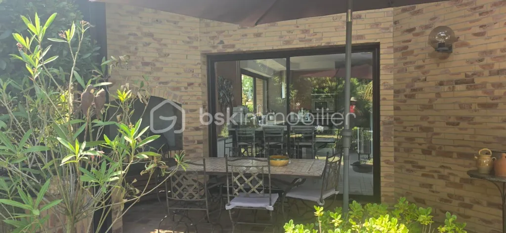Terrasse - Maison d'Architecte avec Piscine à Bizanos
