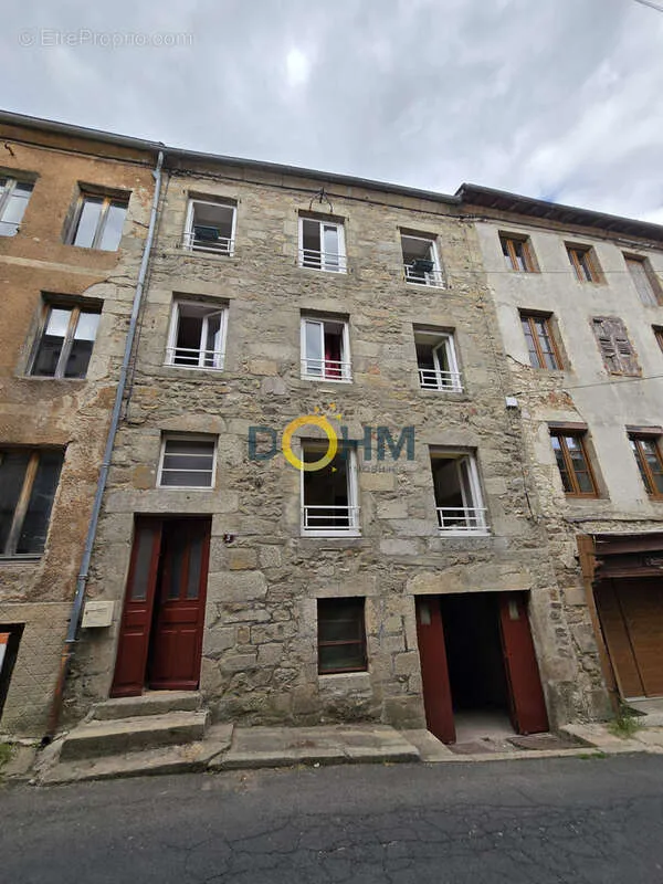 Extérieur - Immeuble avec 3 Appartements en Centre Bourg à La Chaise-Dieu