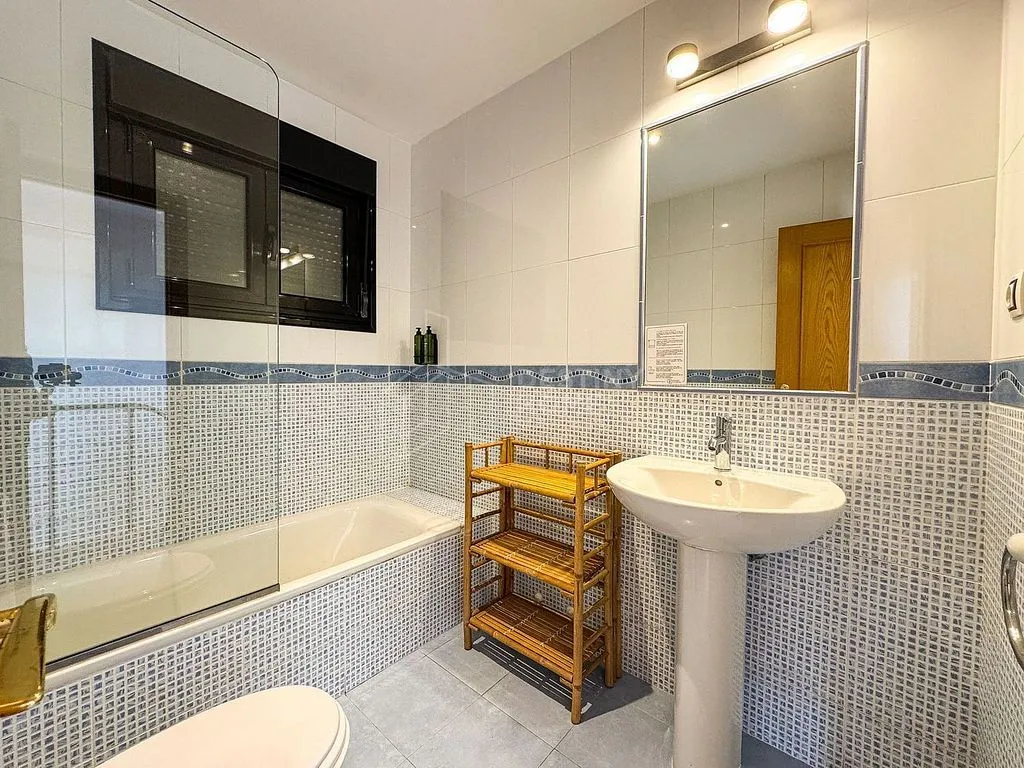 Salles de bain - Semi-detached Villa with Pool in Lajares