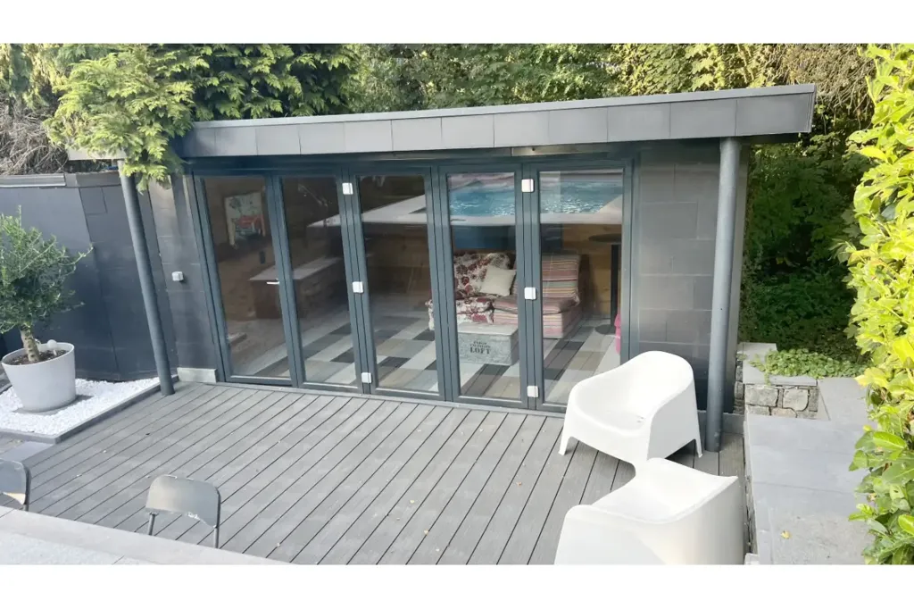 Terrasse - Villa 4 façades avec piscine à Bierges