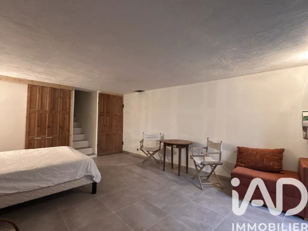 Chambres - Maison de Village avec Jardin et Vue Montagne à Eoulx