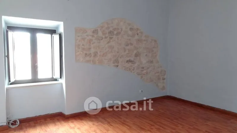 Toad - Quadrilocale with Semicircular Kitchen in Prezza