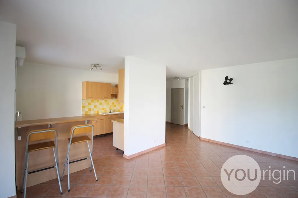 Kitchen - T3 Flat with Pool in Tassin-la-Demi-Lune
