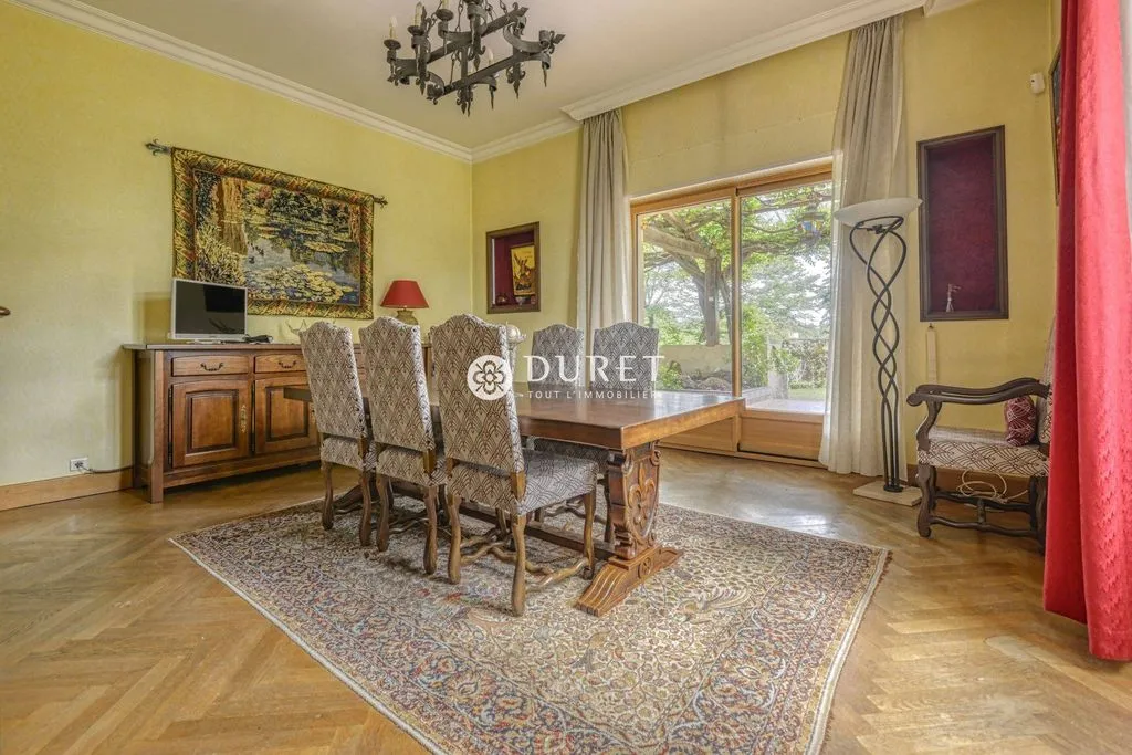Salle à manger - Maison de Luxe avec Parc Boisé à Cugand