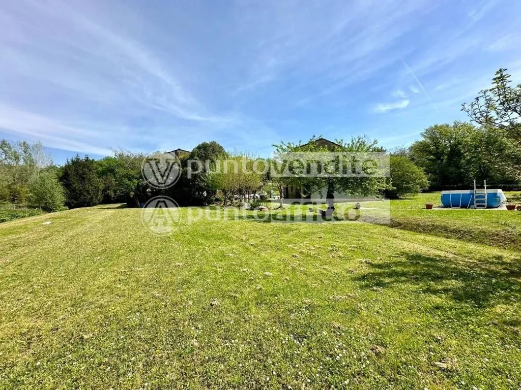 Aed - Country House with Pool Potential in Capannori