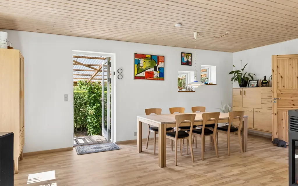 Dining Room - Central Villa with South-Facing Garden in Broager