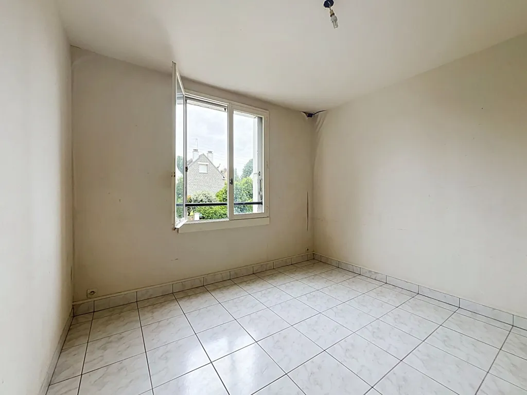 Rooms - Apartment with Garage in Avranches