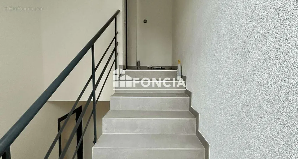 Toad - Refurbished 3-Bed Flat in Gaillard