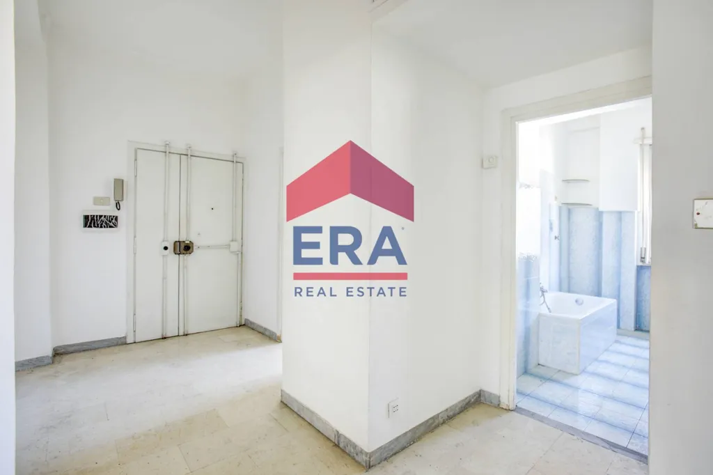 Entrée - Apartment to Renovate in Central Pomezia