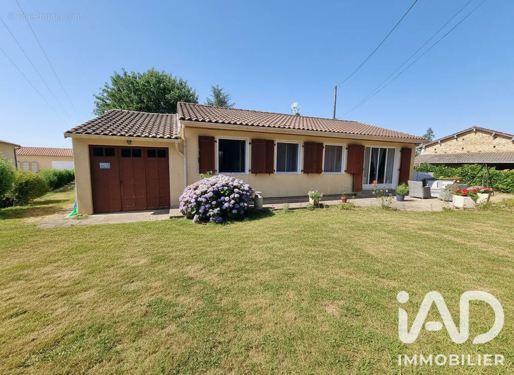 Extérieur - Maison de Village avec Terrasse à Saint-Pierre-D'exideuil