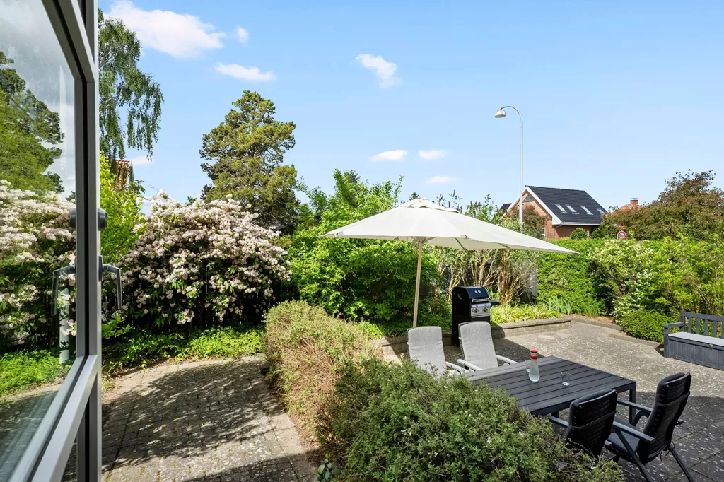 Jardin - Detached Villa with Garden in Brøndby