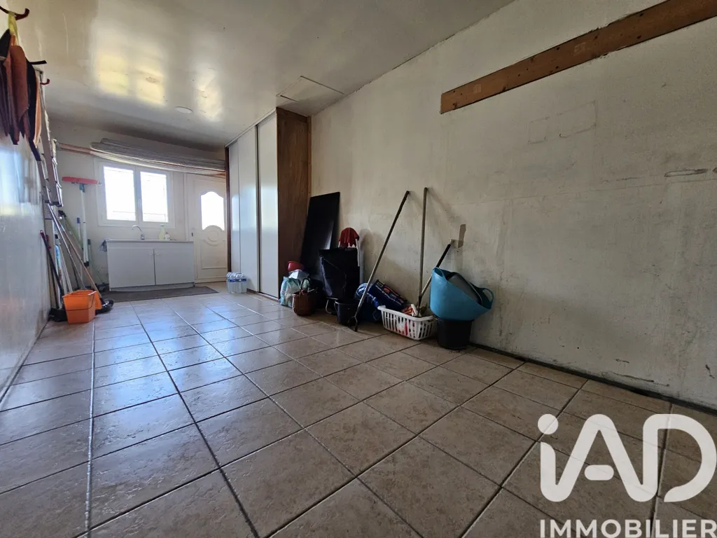 Garage - 4-Bedroom House with Pool in Cazaux