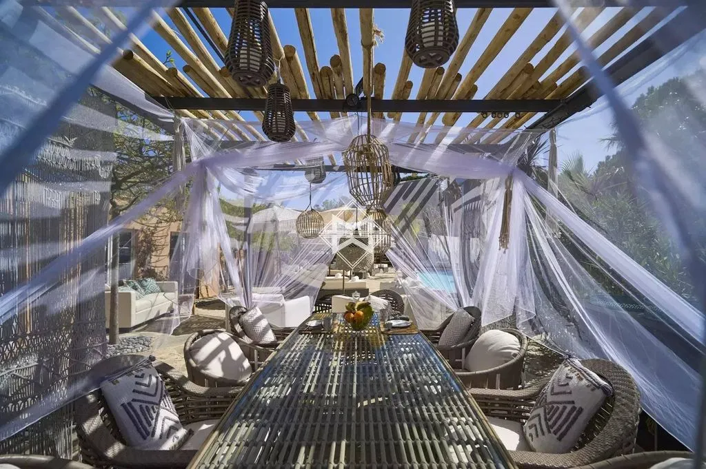 Terrasse - Villa Luxueuse avec Piscine à Ramatuelle