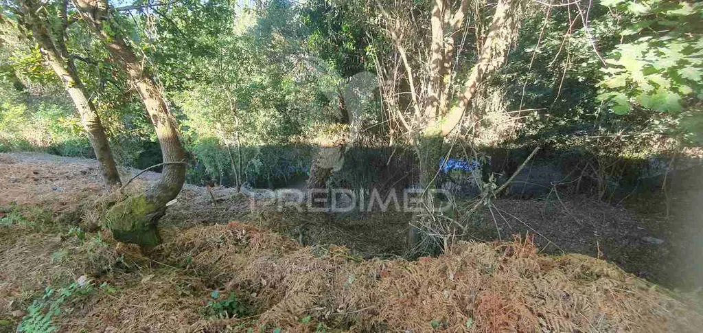 Aed - Urban Plot with River View in Lever