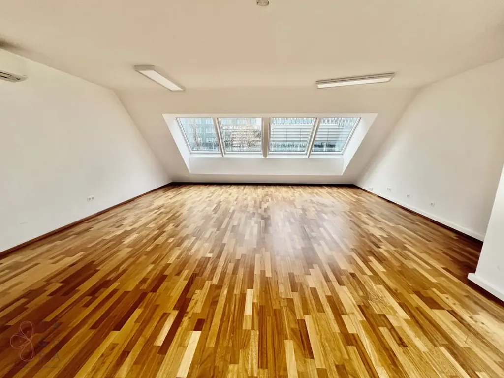 Toad - Penthouse Office with Panoramic Views in UNO-City