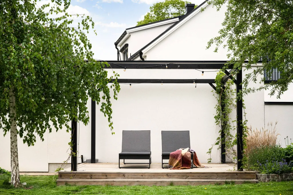 Terrace - Spacious Villa with Garden in Lund