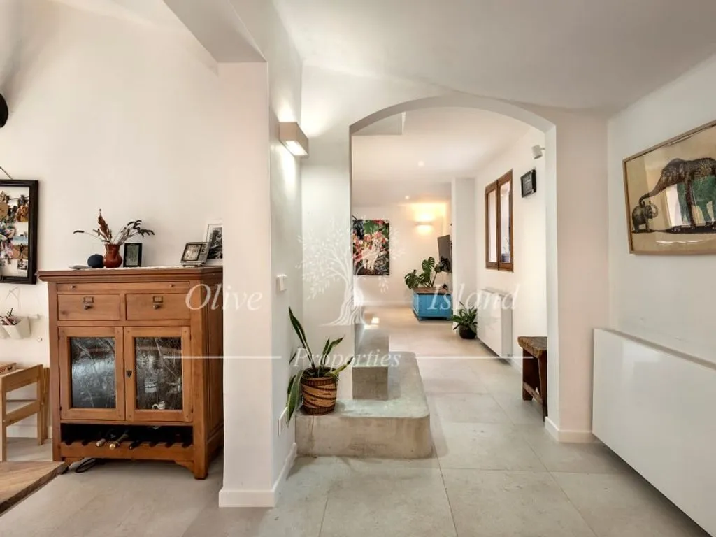 Esik - Luxury House with Pool and Gardens in Alaró