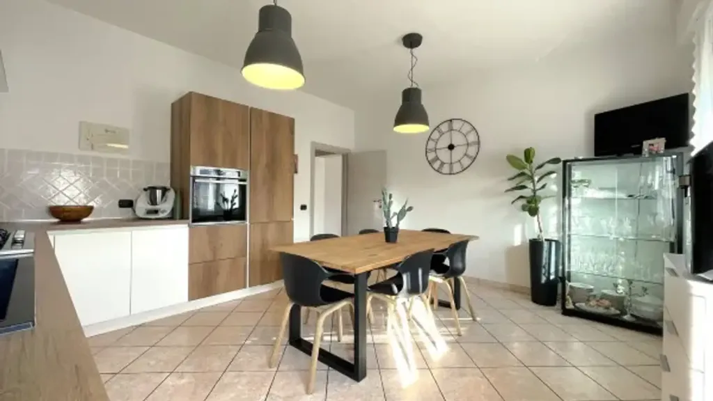 Salle à manger - Rear-Facing Apartment with Balcony in Carpi