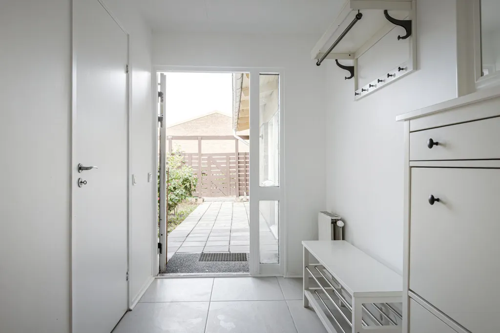 Esik - Terraced House with Garden in Sol-Lit Area