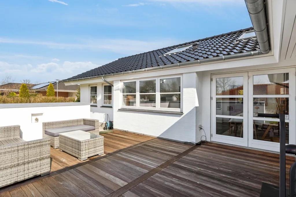 Terrasse - Architect-designed Villa with Garden in Køge
