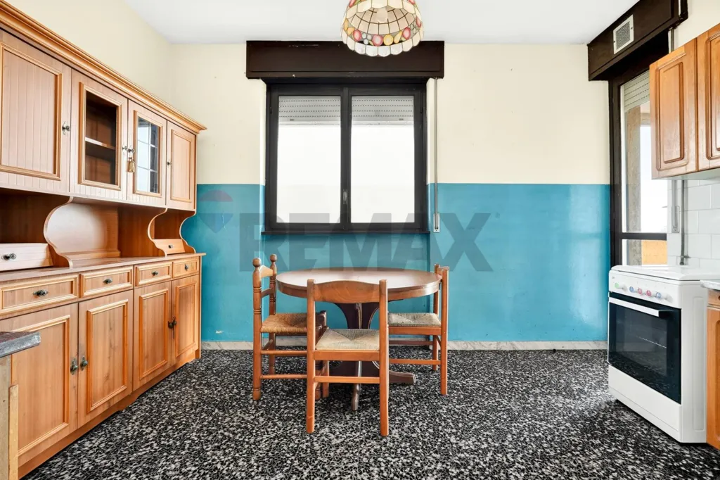 Cucina - Duplex con due terrazzi a Busto Arsizio