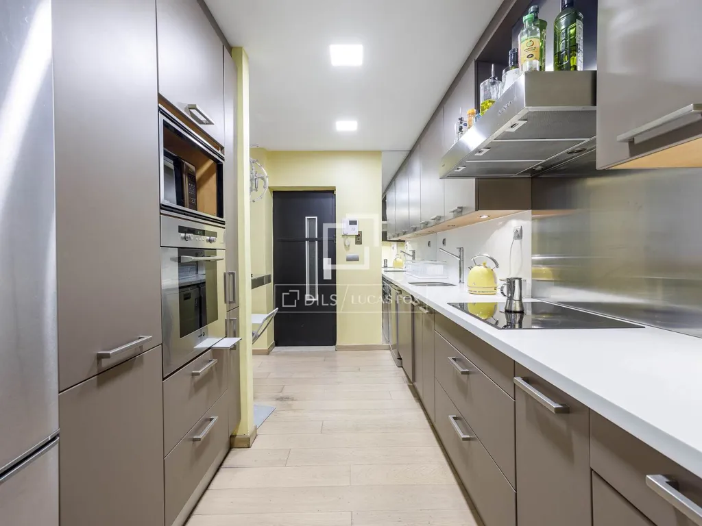 Kitchen - Refurbished Apartment with Terrace in Valencia
