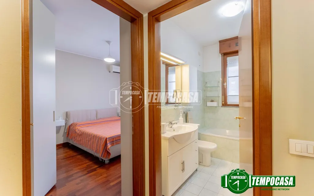 Vannitoad - Modernised Three-Room Flat with Balcony in Milan