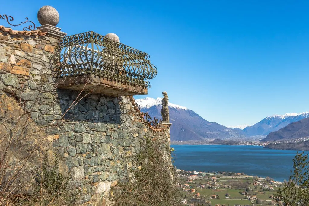 Terrasse - Luxury Villa with Lake View in Dongo