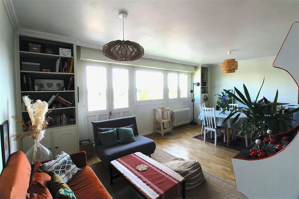Soggiorno - 3-Bed Apartment with Balcony in Angers