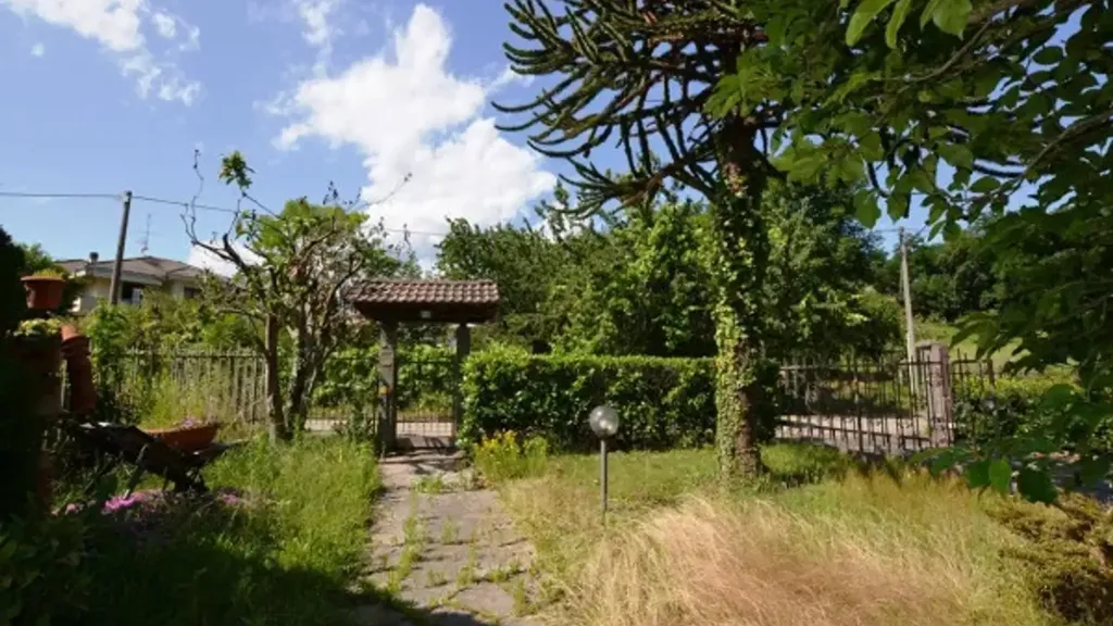 Aed - Villa with Private Garden in Biella