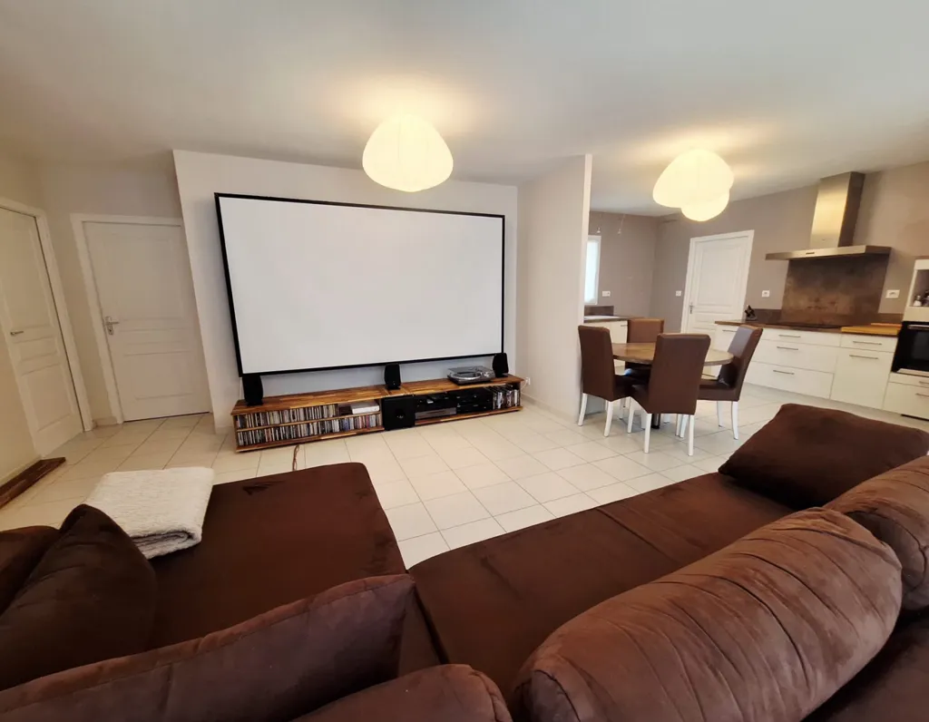 Living Room - Contemporary House with Garden in Montamisé
