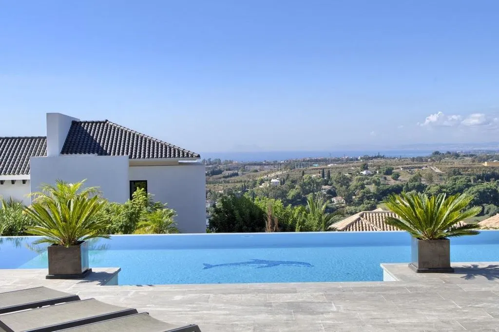 Piscine - Luxury Villa with Private Pool in Benahavís