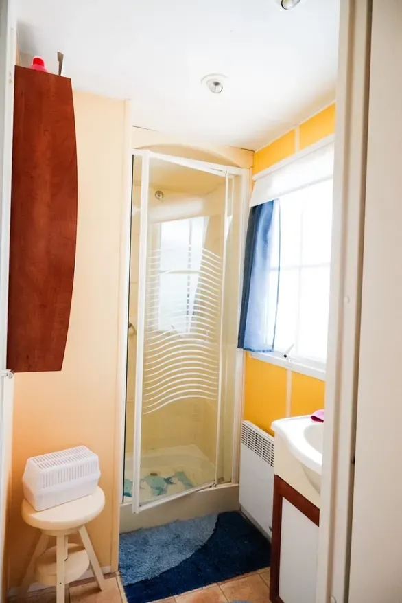 Salles de bain - Maison avec piscine dans un domaine privé à Marennes