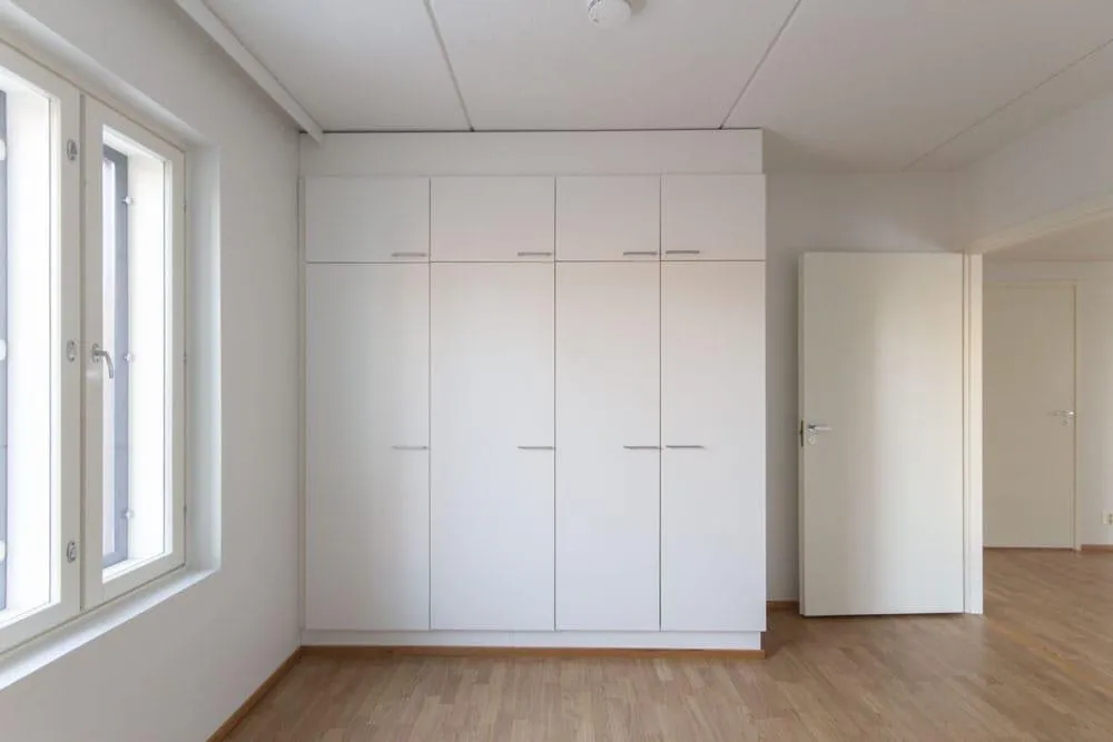Pièces - Right-of-Occupancy Flat with Triple Aspect in Espoo