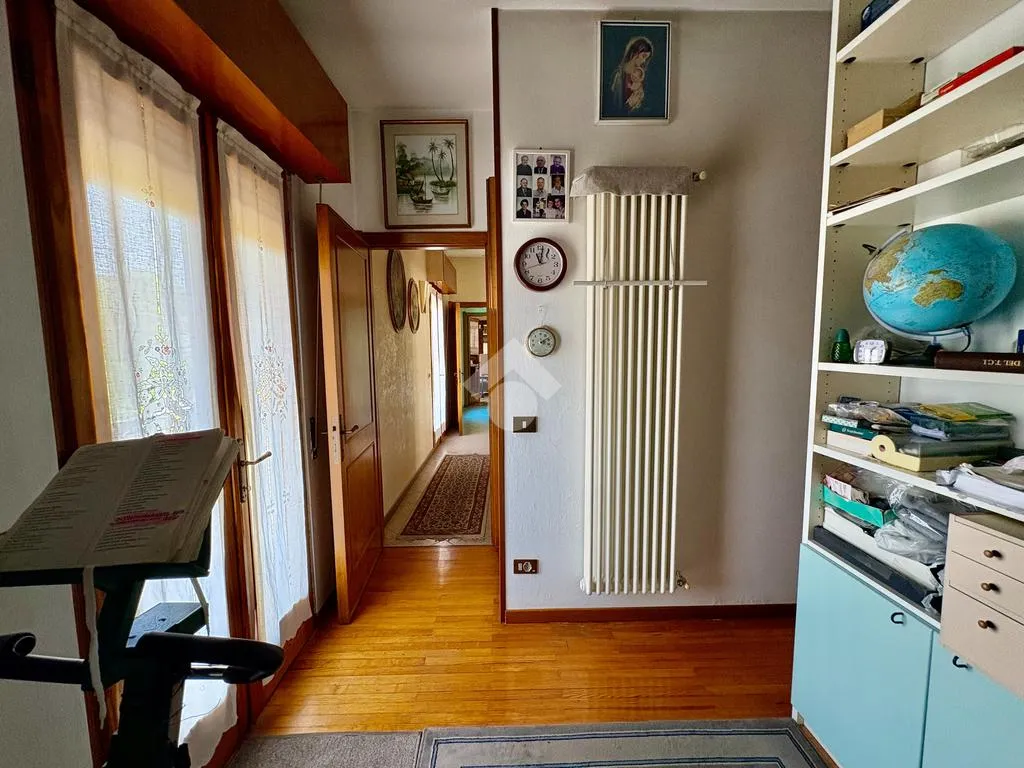 Kabinet - Central Bifamiliare with Private Garden in Adro